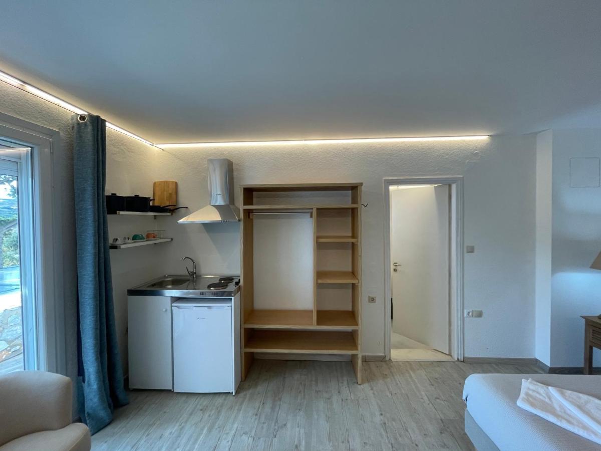 Syros Village Suites Vári Eksteriør billede