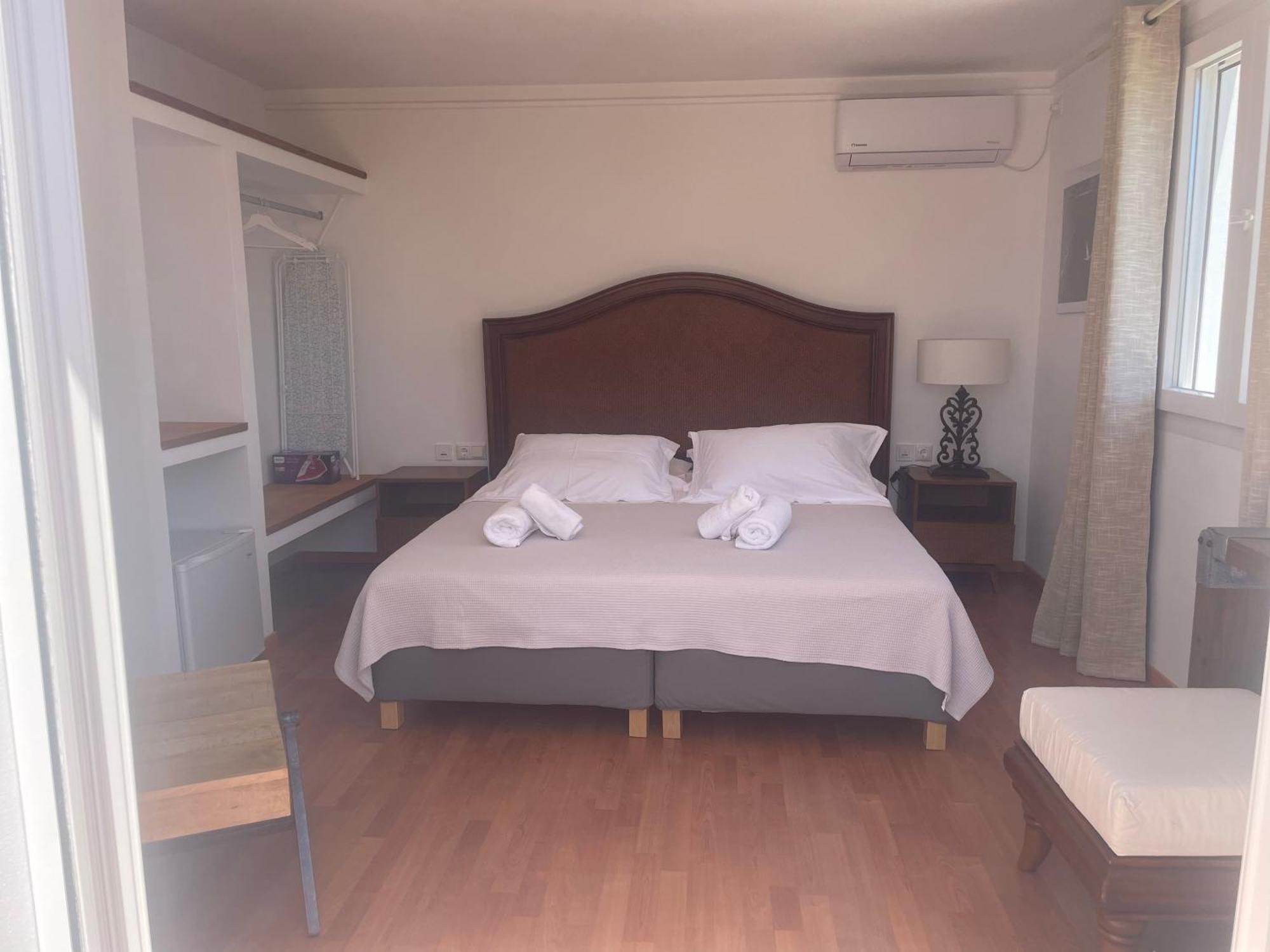 Syros Village Suites Vári Eksteriør billede