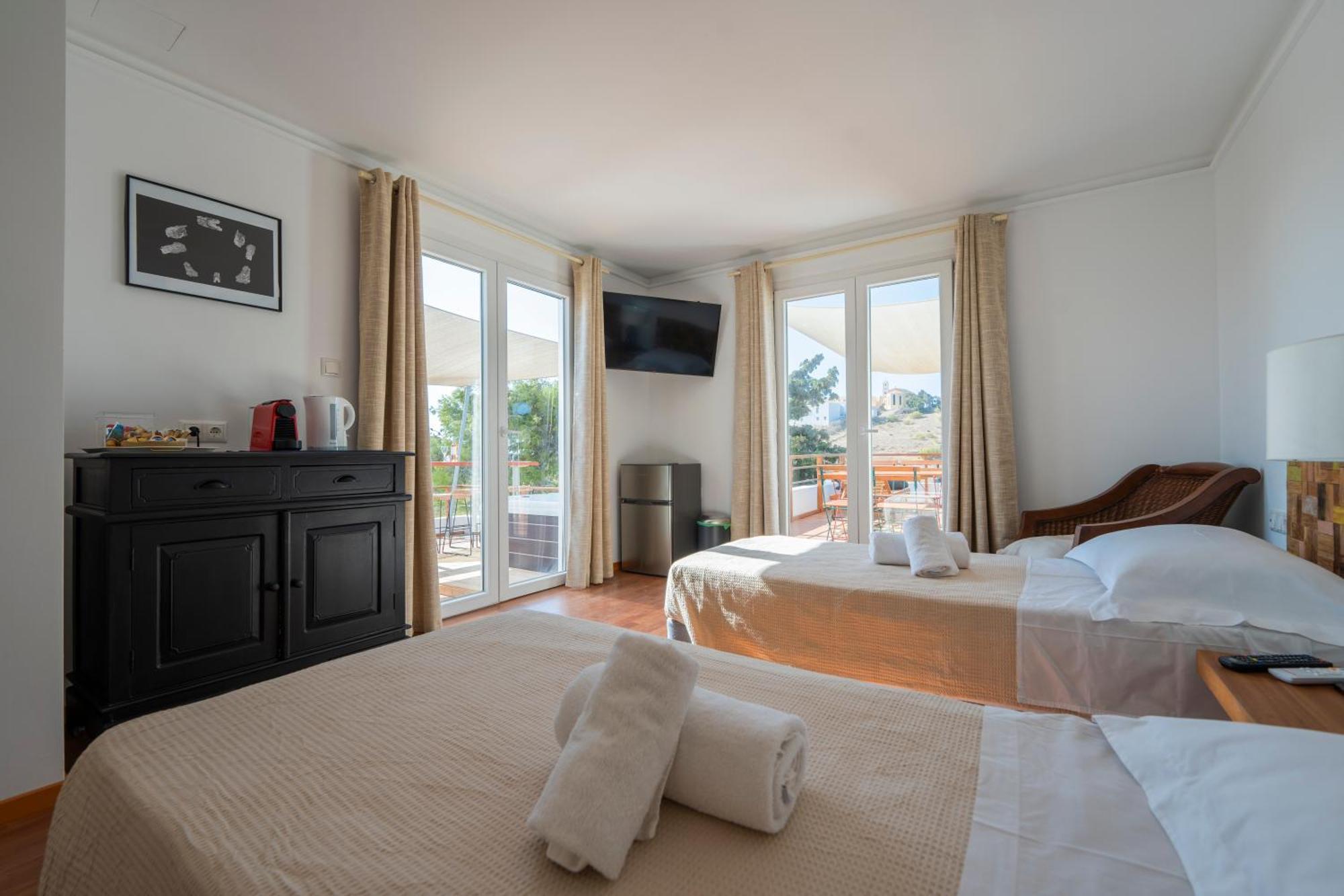 Syros Village Suites Vári Eksteriør billede
