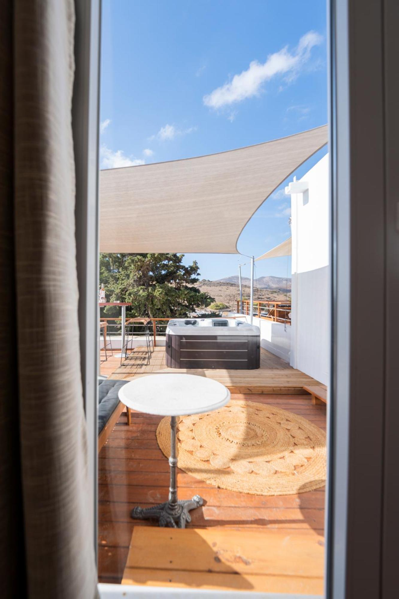Syros Village Suites Vári Eksteriør billede