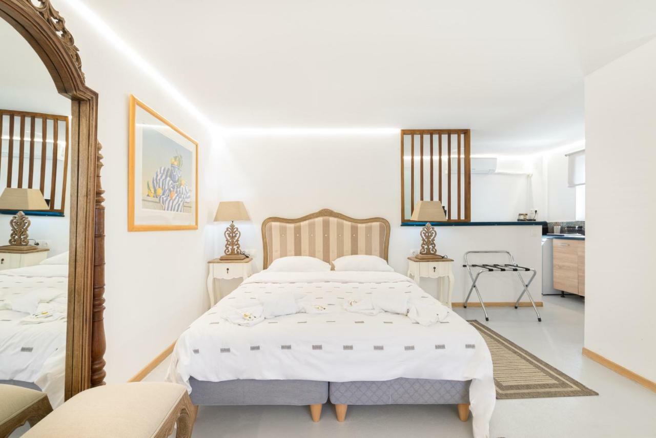 Syros Village Suites Vári Eksteriør billede