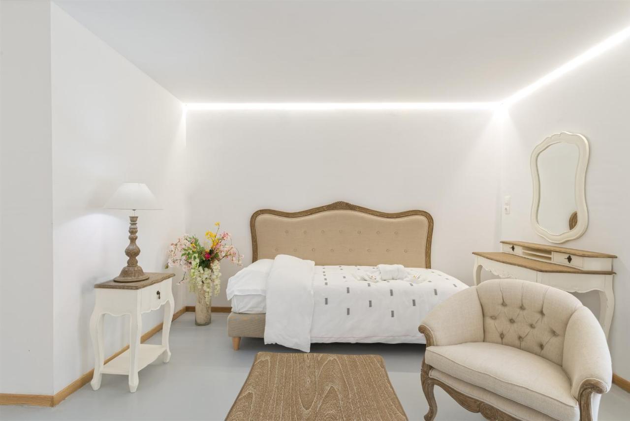 Syros Village Suites Vári Eksteriør billede