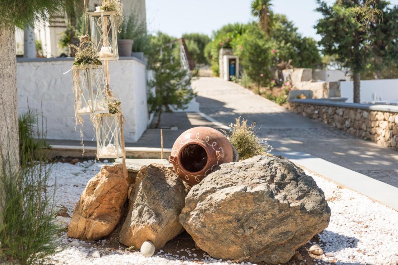 Syros Village Suites Vári Eksteriør billede