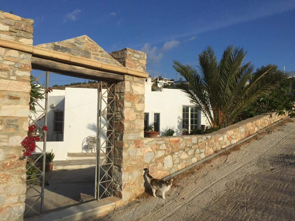 Syros Village Suites Vári Eksteriør billede